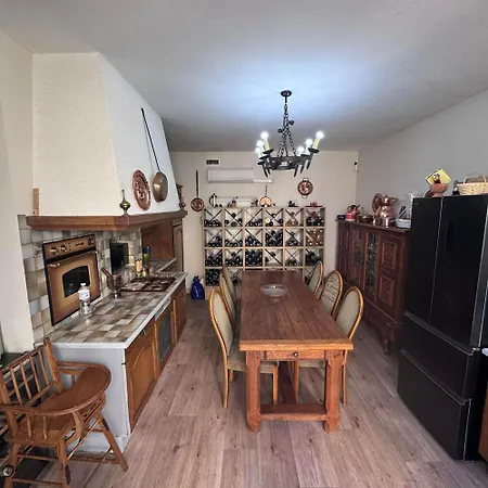 Grande Demeure En Pierre- De Charme 16 Pers Vila